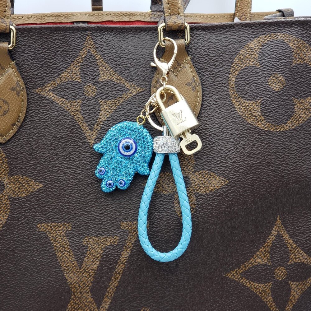 LV Authentic Gold Padlock 🔒 Key Set w/ Unbranded Evil Eye Keychain Charm